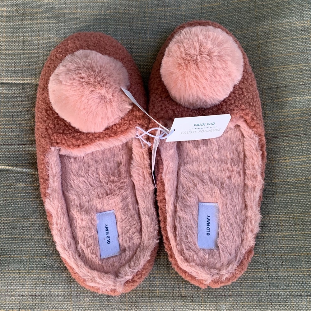 Old navy cozy fur slippers
